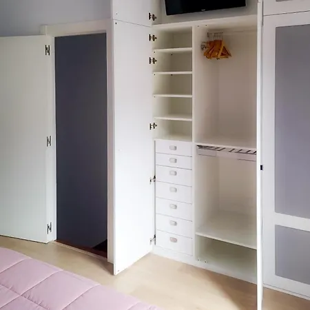 Homestay Independiente Con Bano Y Terraza Cartes